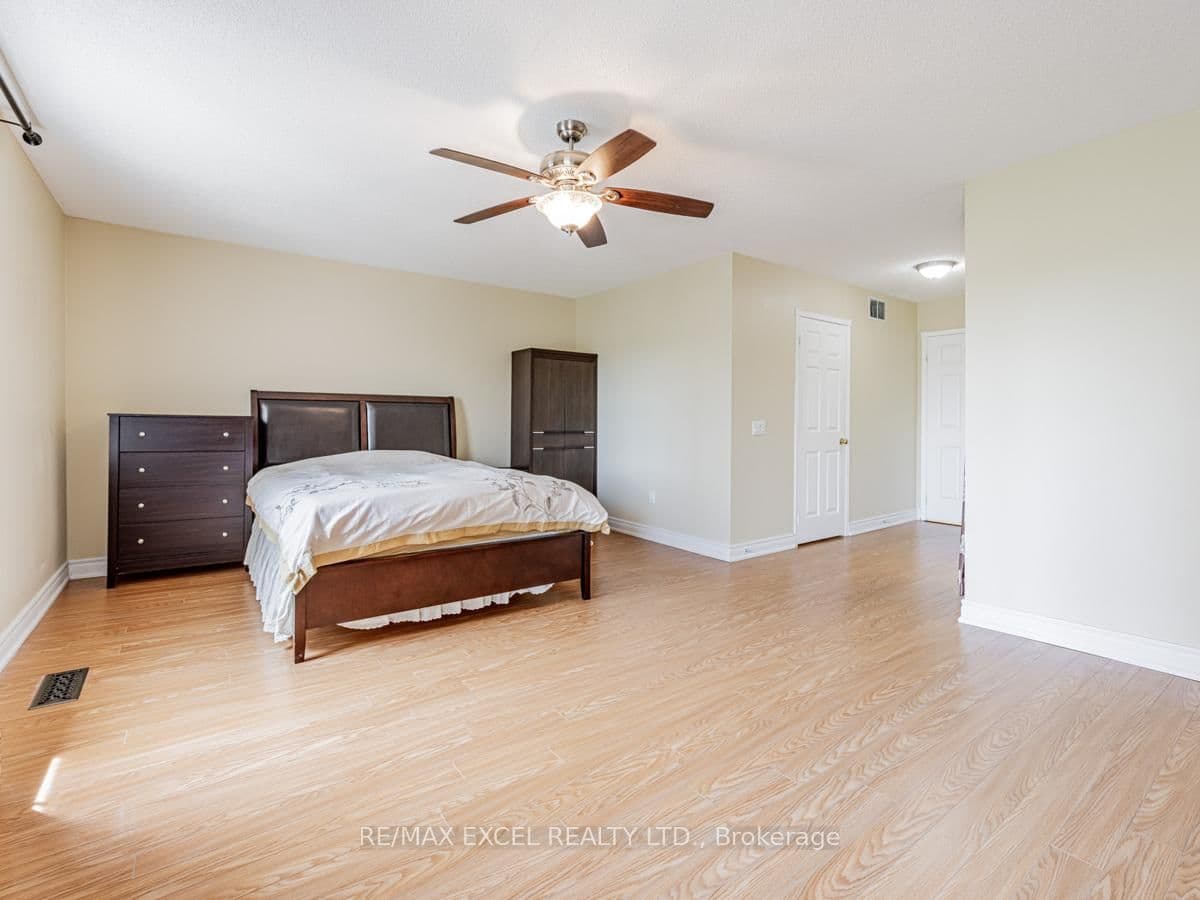 188 Bonis Avenue, Unit 805 thumbnail 23