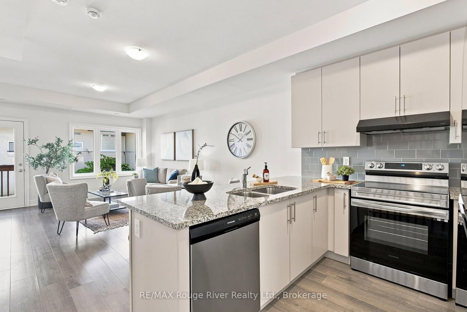 2607 Magdalen Path W thumbnail 8