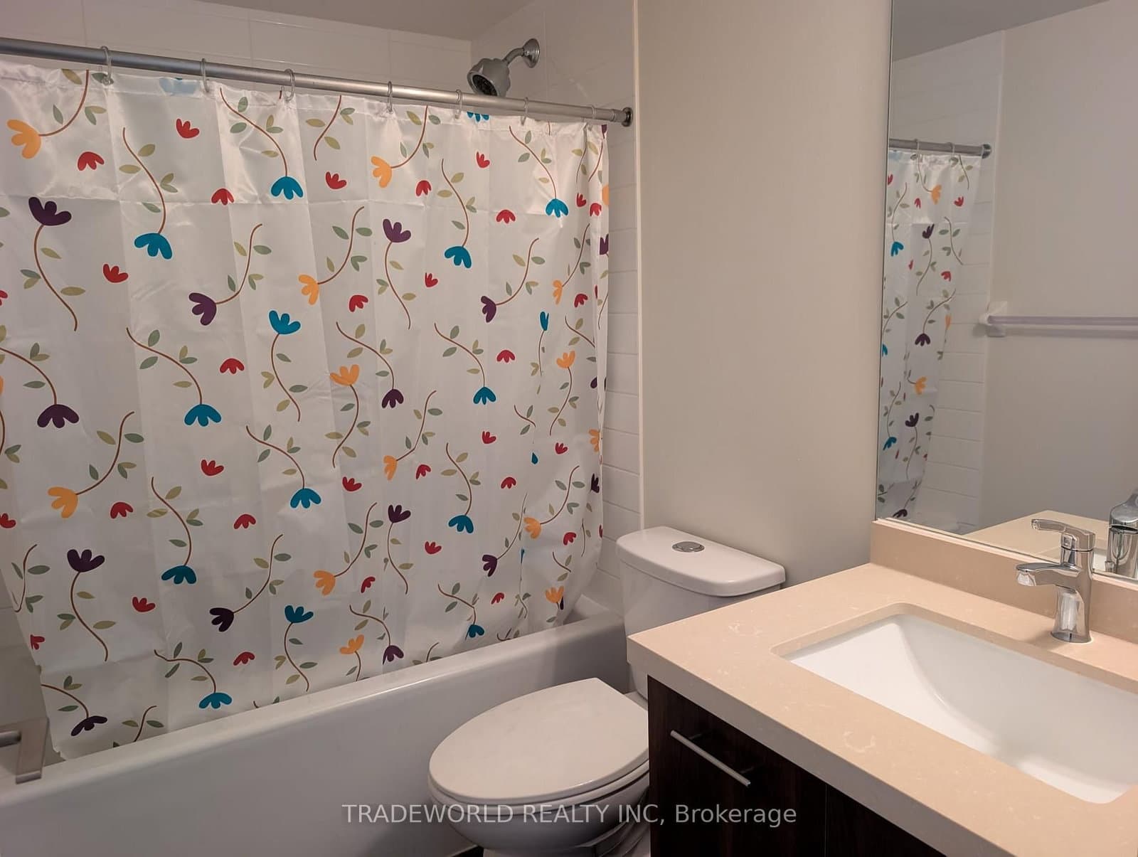 135 Village Green Square, Unit 1622 thumbnail 11