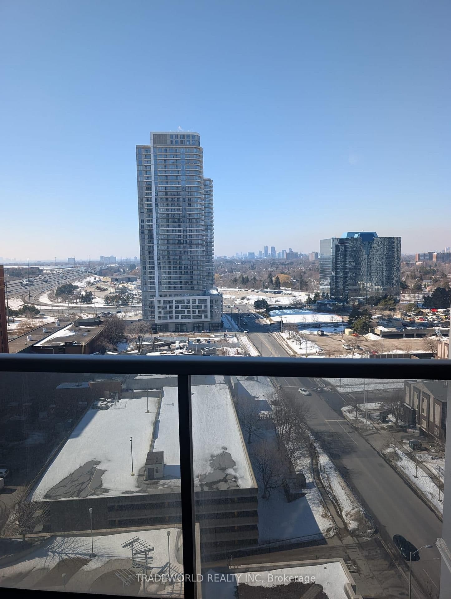 135 Village Green Square, Unit 1622 thumbnail 14