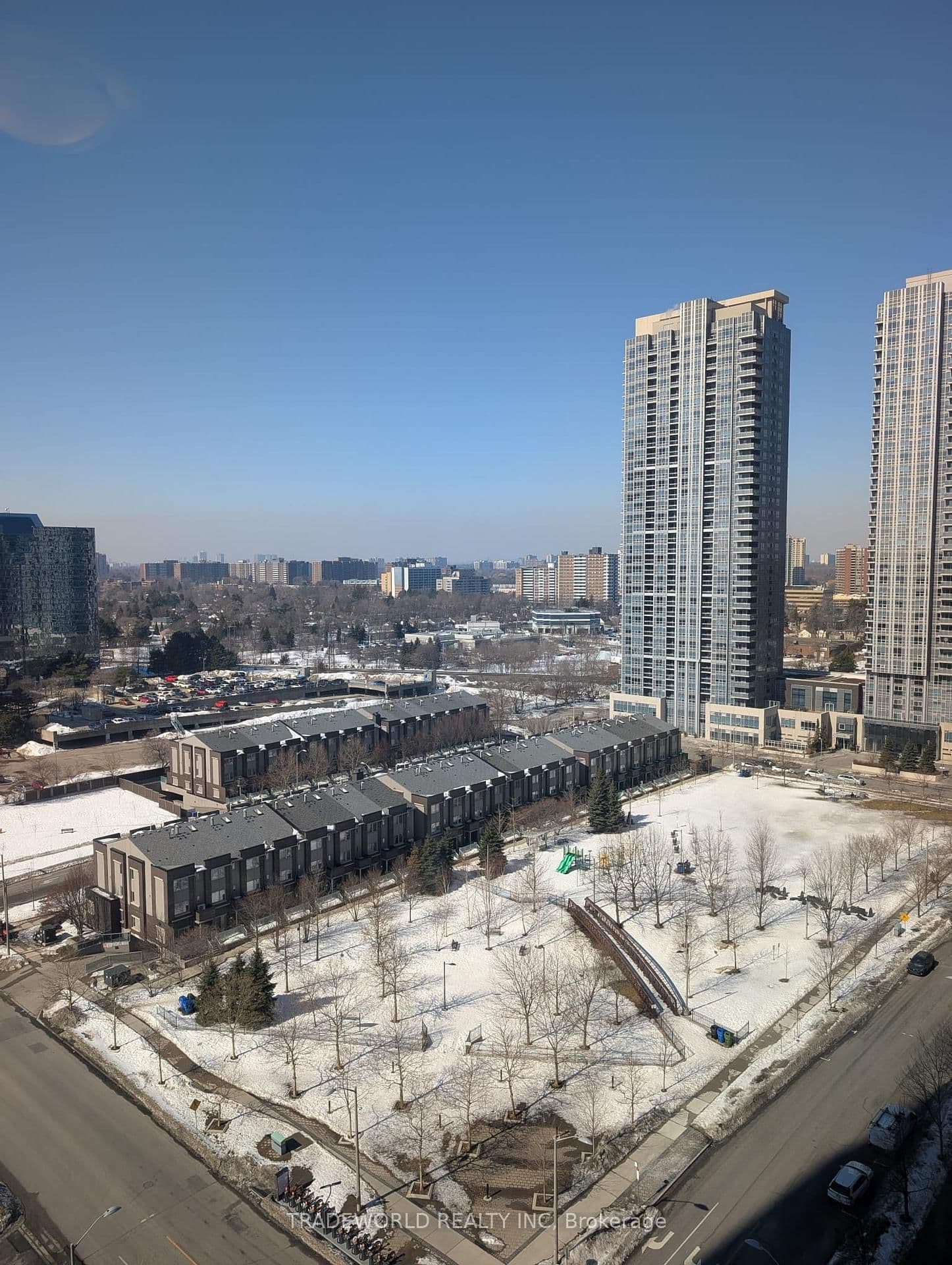 135 Village Green Square, Unit 1622 thumbnail 15