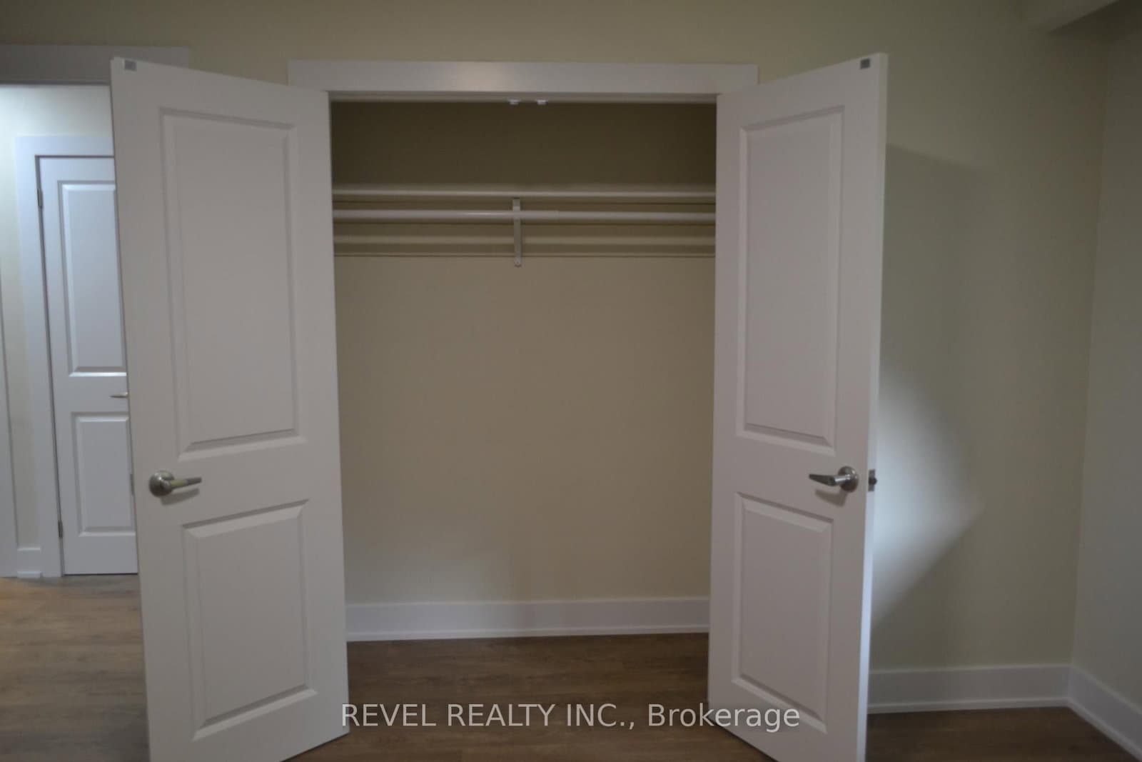 15 Cedar Brae Boulevard thumbnail 14