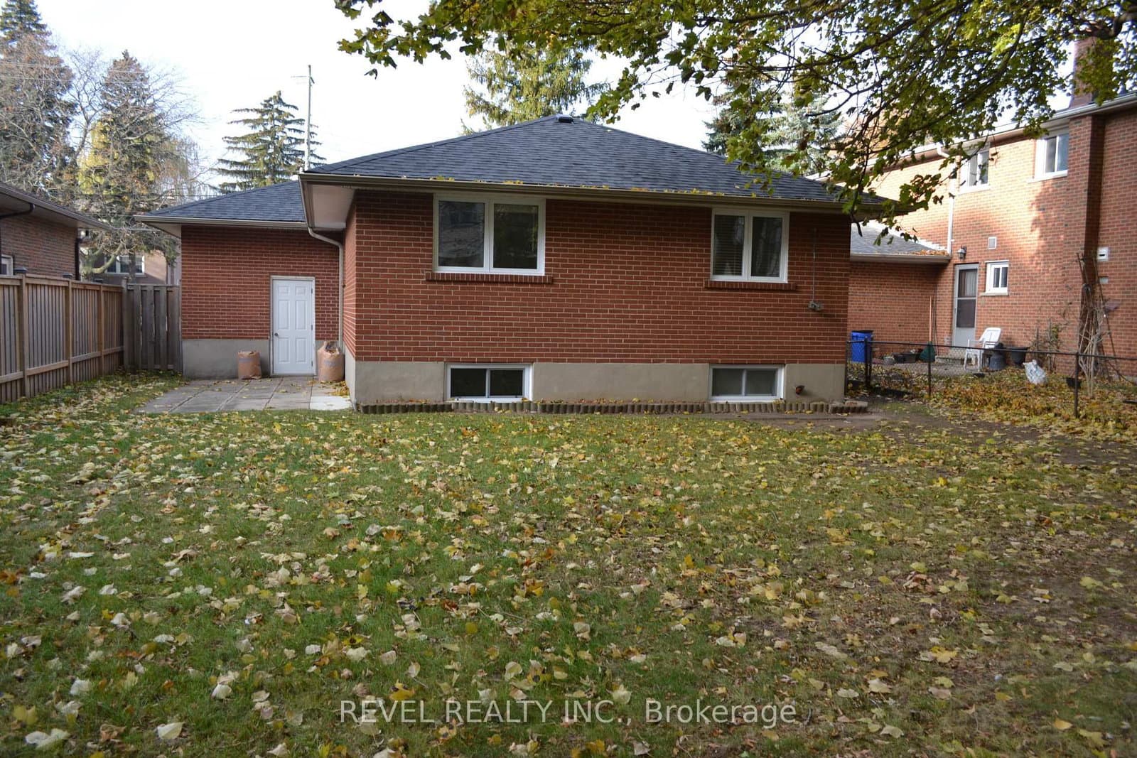 15 Cedar Brae Boulevard thumbnail 26