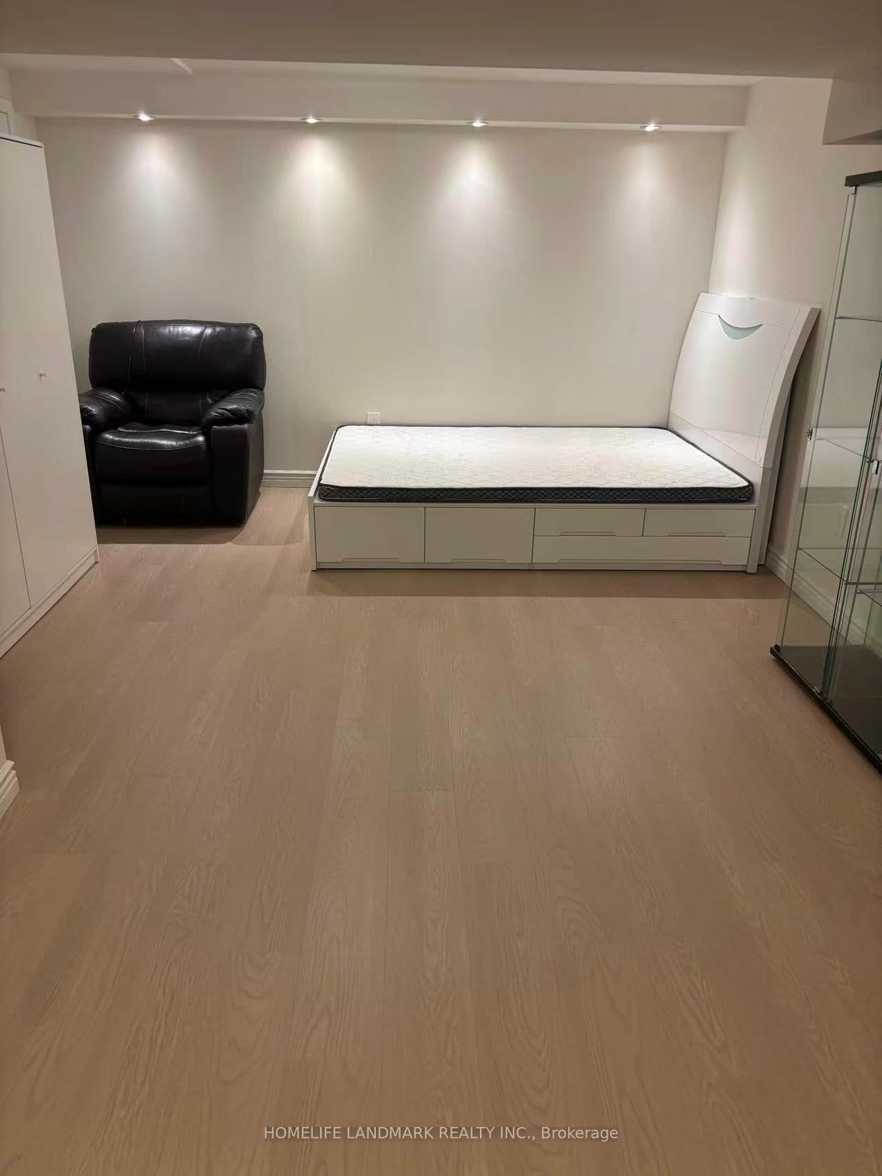 72 Dusay Place, Unit 2 thumbnail 2