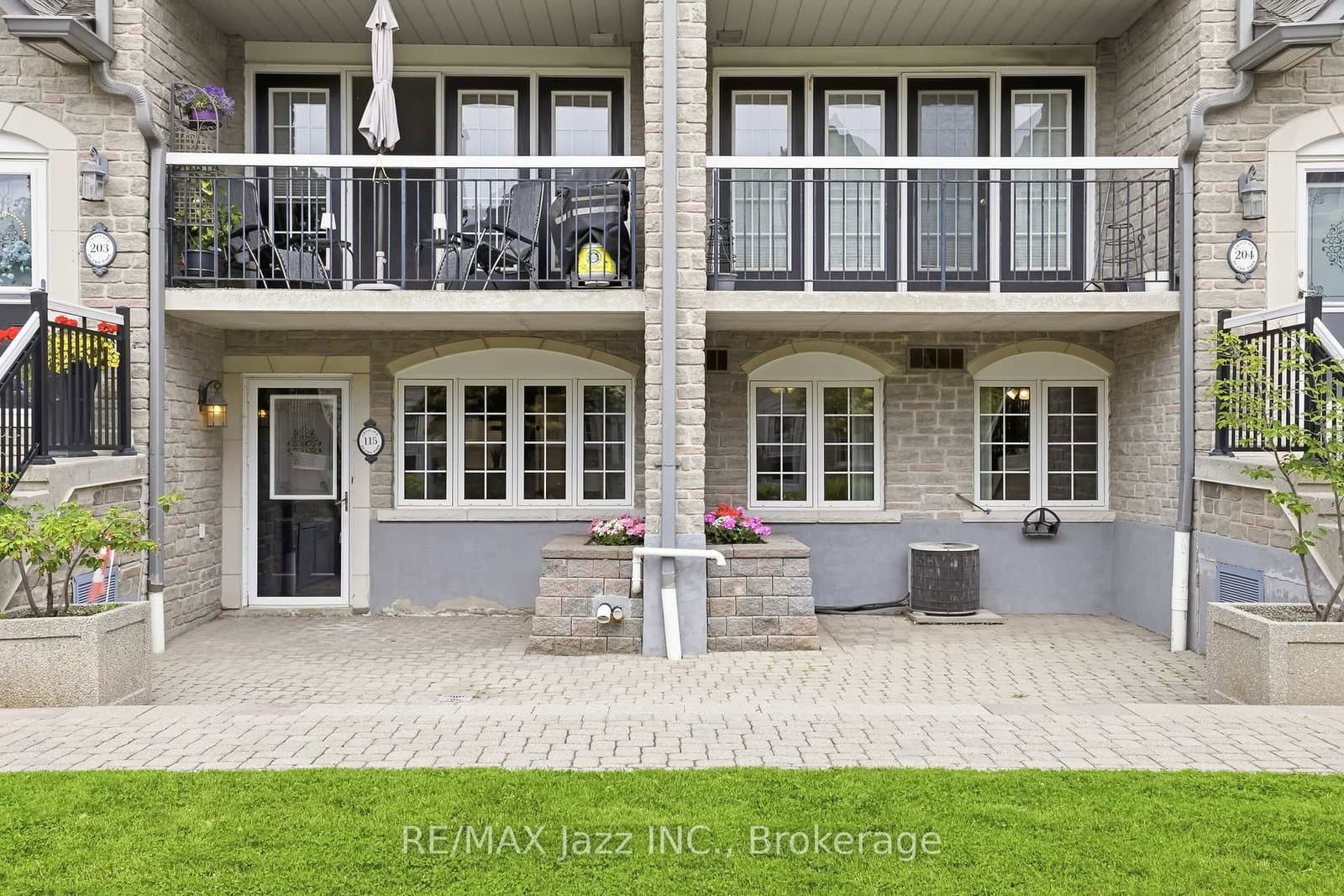 1995 Royal Road, Unit 115 thumbnail 3