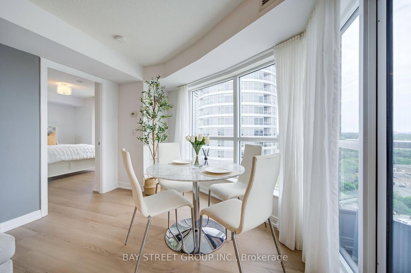 151 Village Green Square, Unit 1908 thumbnail 11