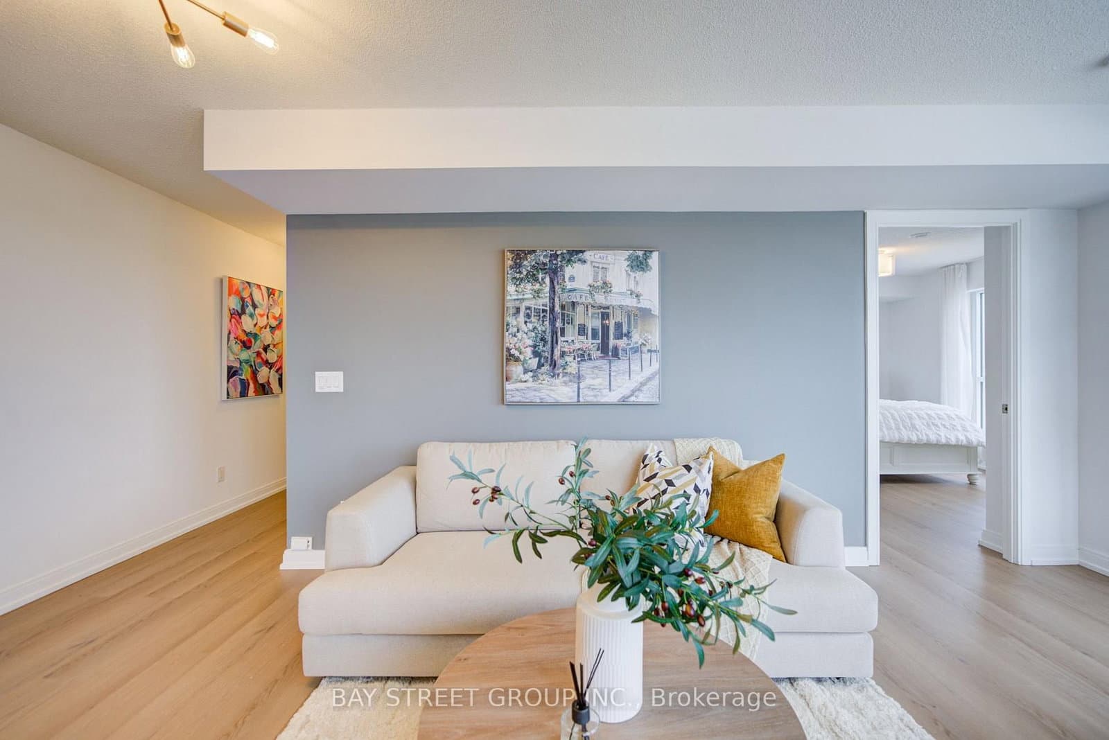 151 Village Green Square, Unit 1908 thumbnail 2