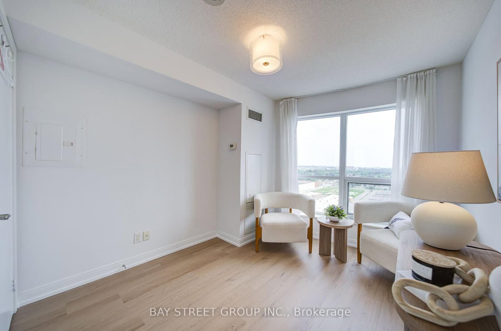 151 Village Green Square, Unit 1908 thumbnail 20