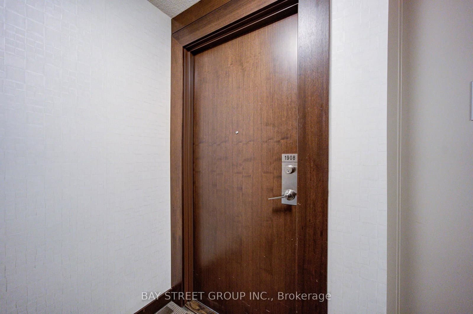 151 Village Green Square, Unit 1908 thumbnail 27
