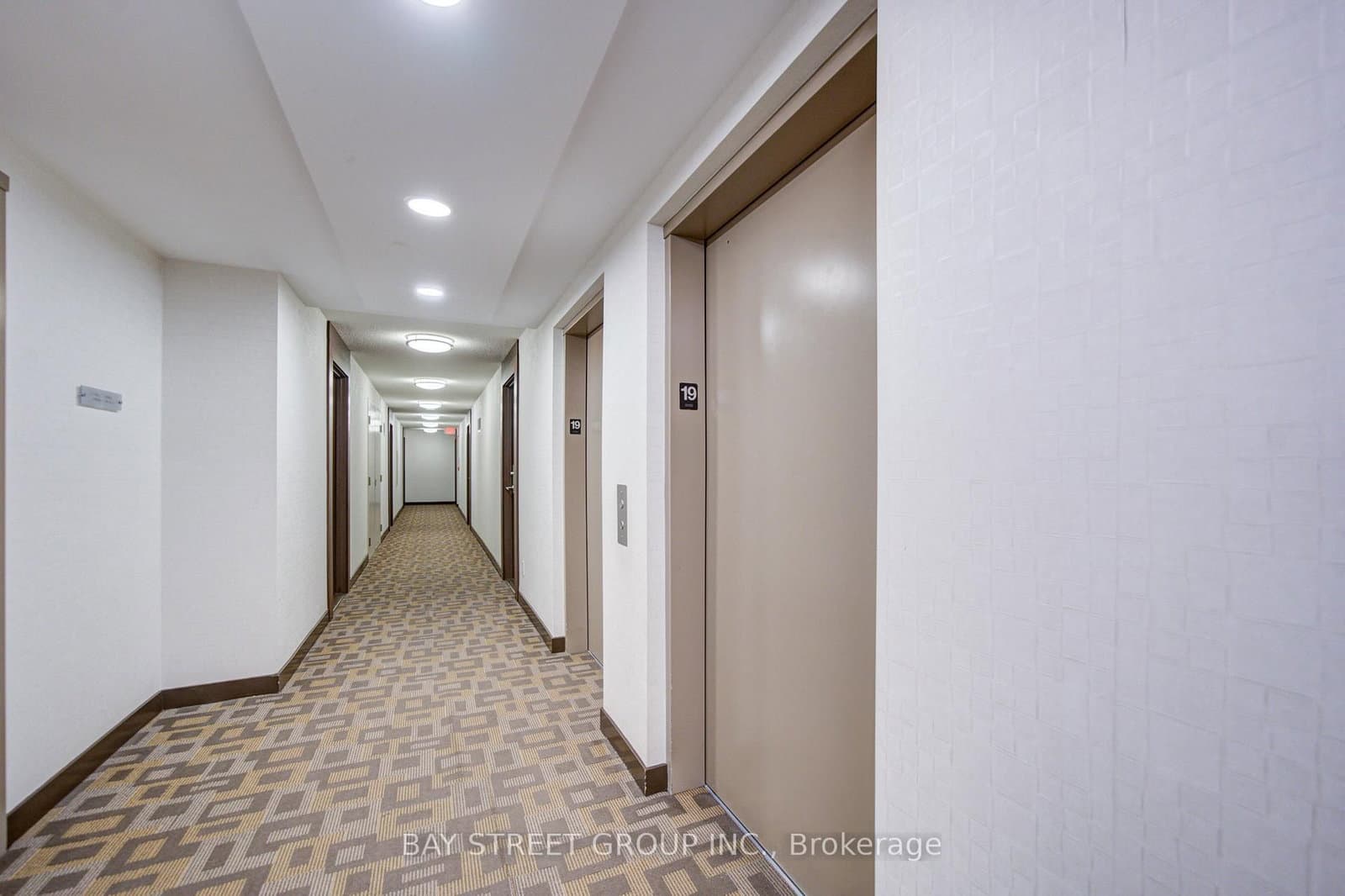 151 Village Green Square, Unit 1908 thumbnail 28