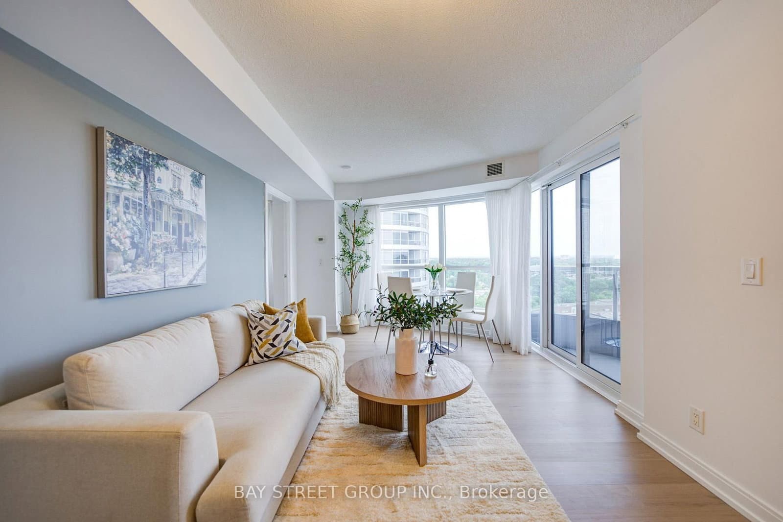 151 Village Green Square, Unit 1908 thumbnail 3
