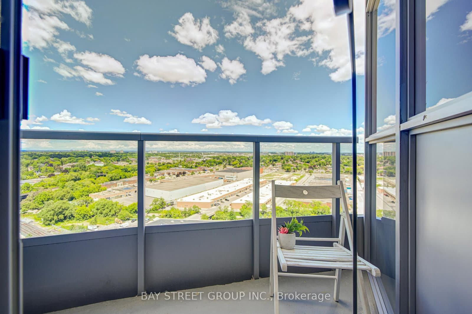 151 Village Green Square, Unit 1908 thumbnail 32