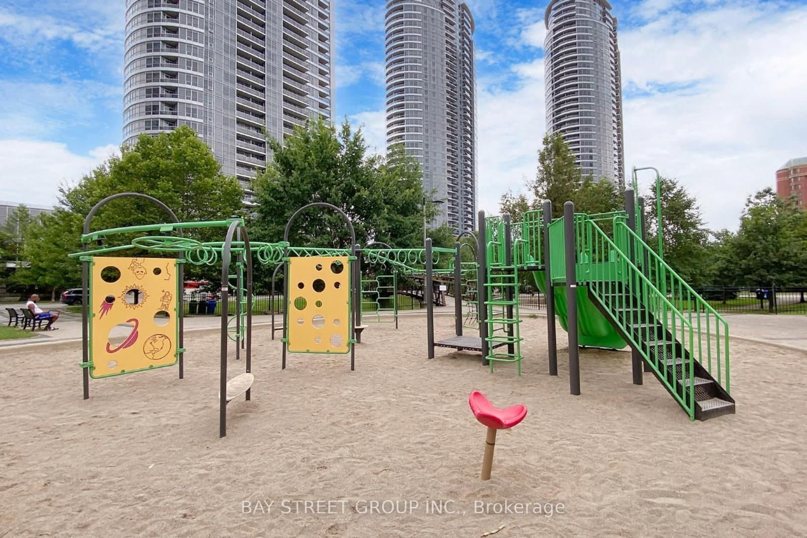 151 Village Green Square, Unit 1908 thumbnail 44