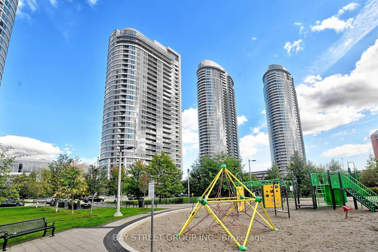 151 Village Green Square, Unit 1908 thumbnail 49