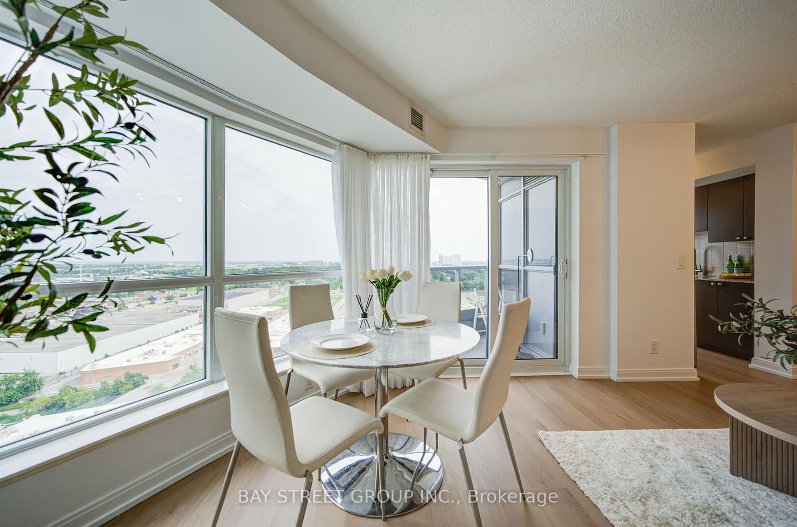151 Village Green Square, Unit 1908 thumbnail 6
