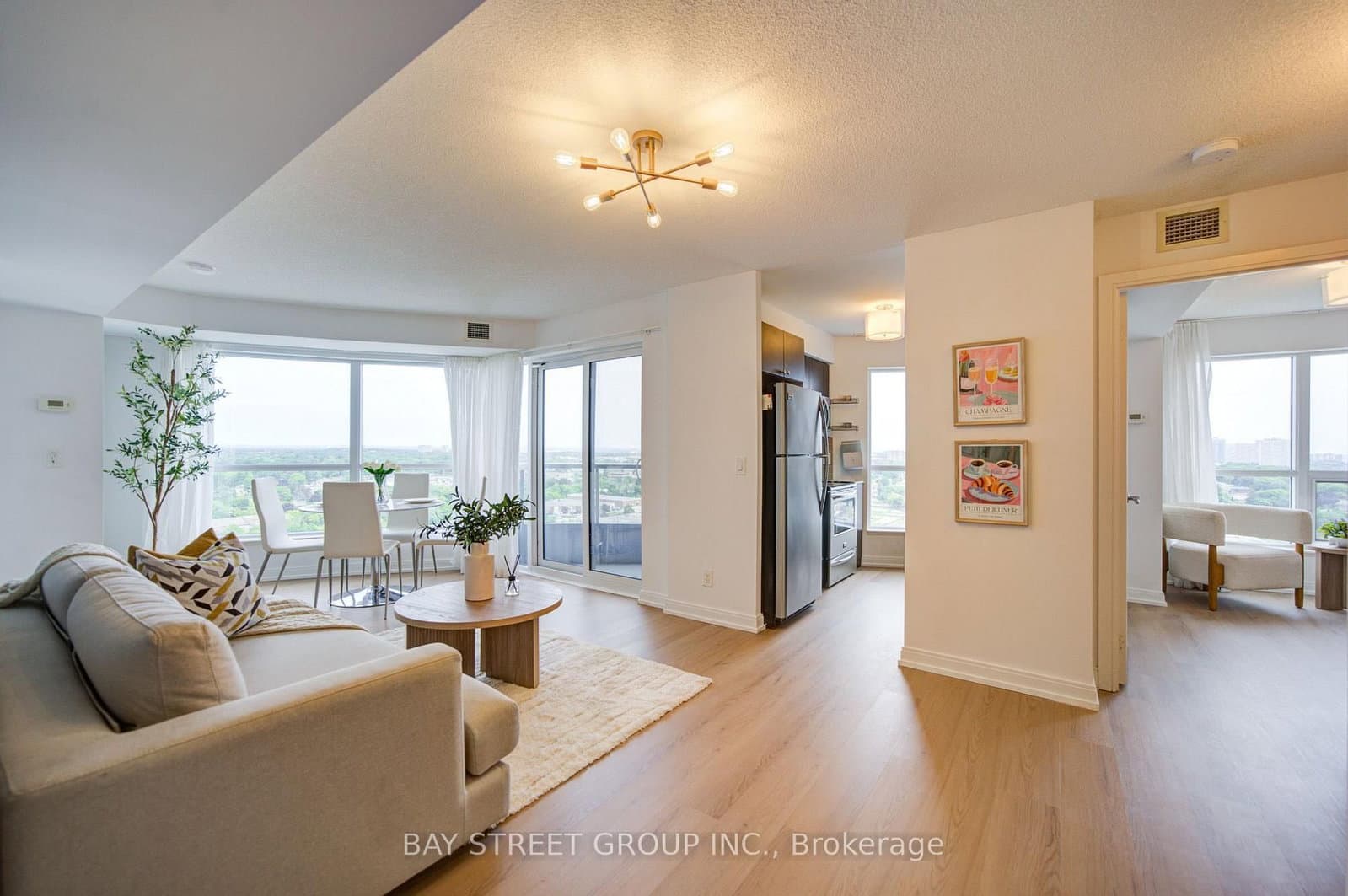 151 Village Green Square, Unit 1908 thumbnail 7