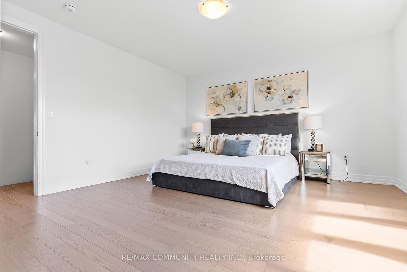 2879 Foxden Square thumbnail 16
