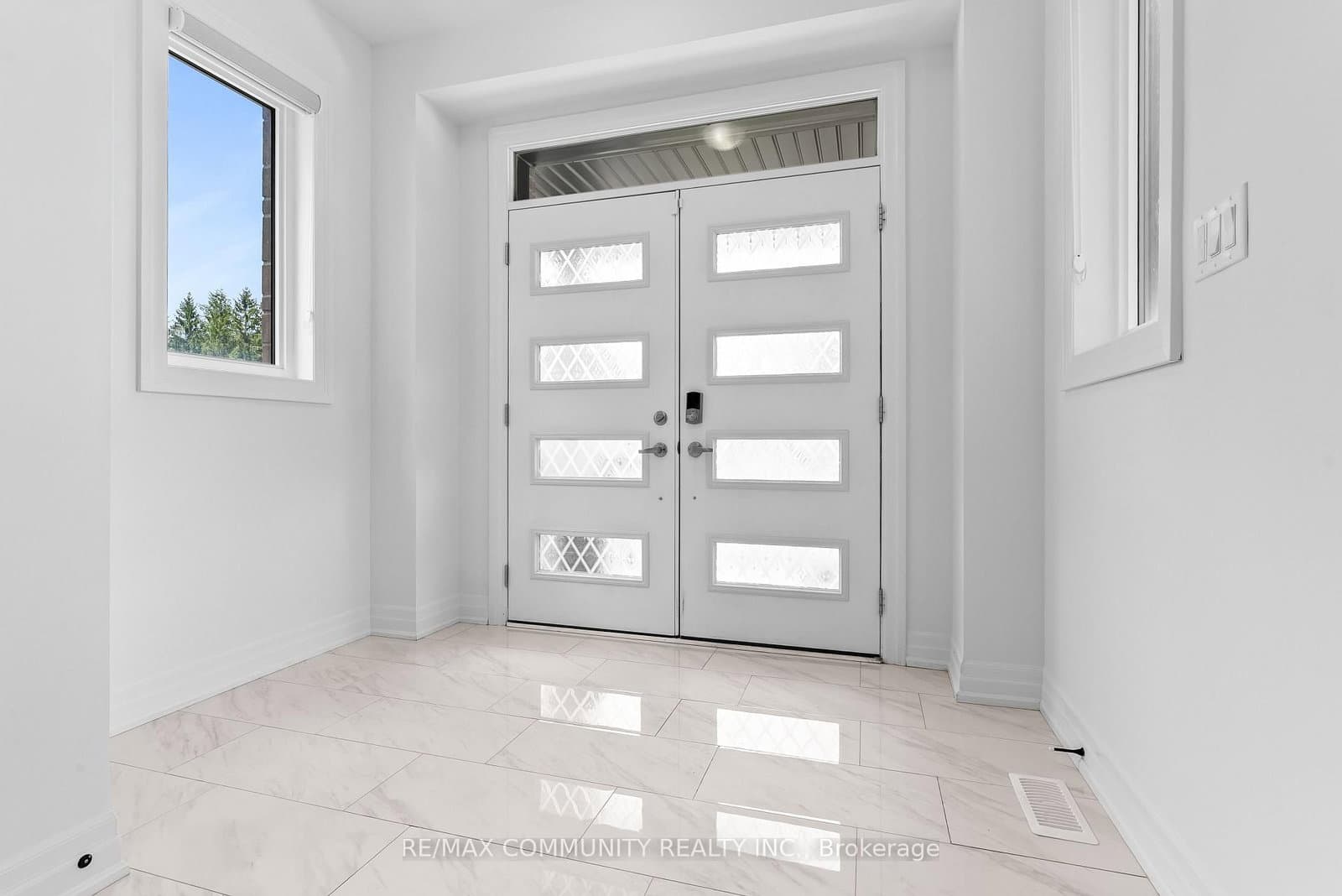 2879 Foxden Square thumbnail 3