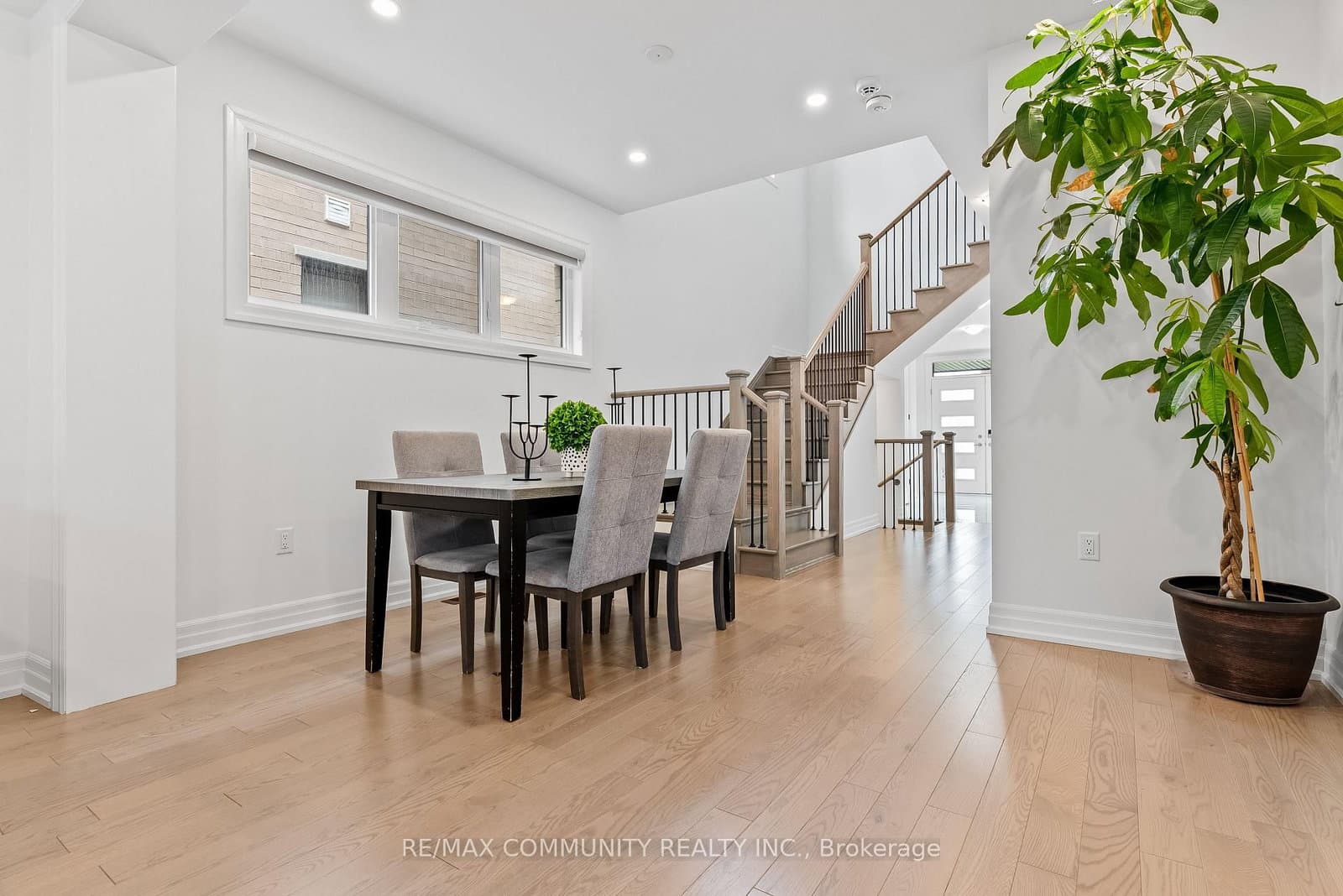 2879 Foxden Square thumbnail 6