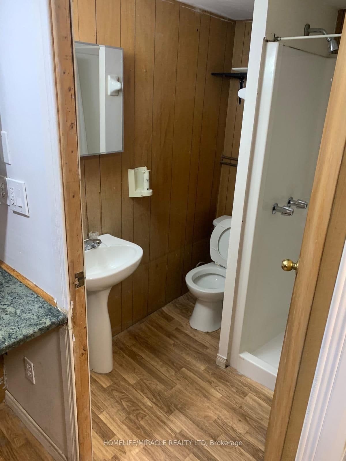 80 Janray Drive, Unit basement thumbnail 4