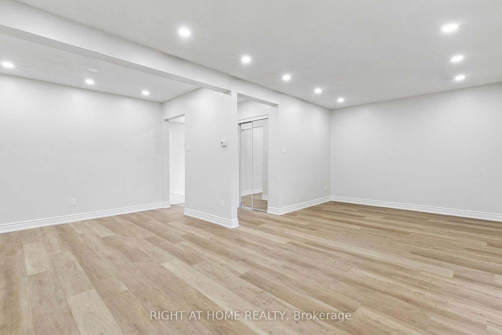 29 Cheatham Place thumbnail 10