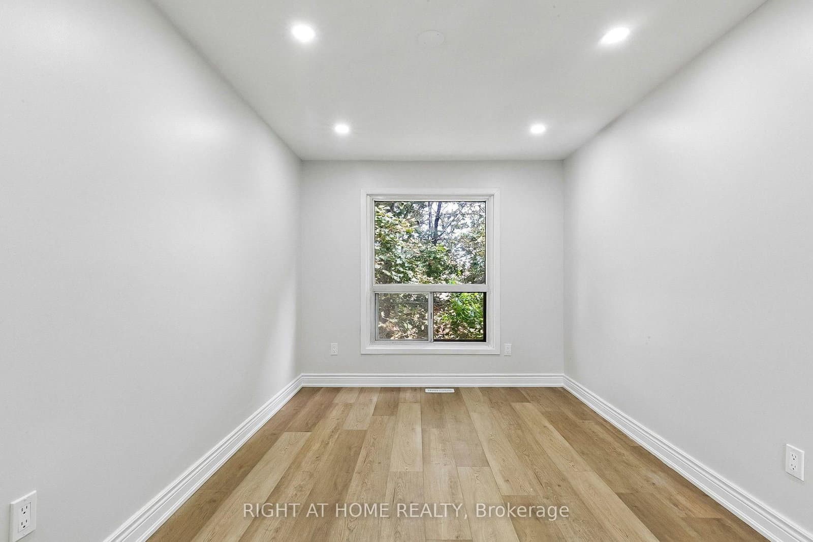 29 Cheatham Place thumbnail 17
