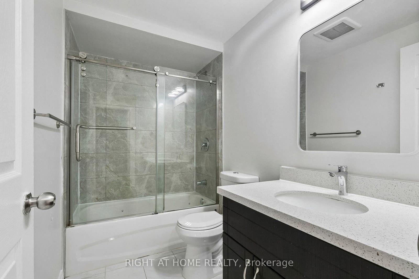 29 Cheatham Place thumbnail 21