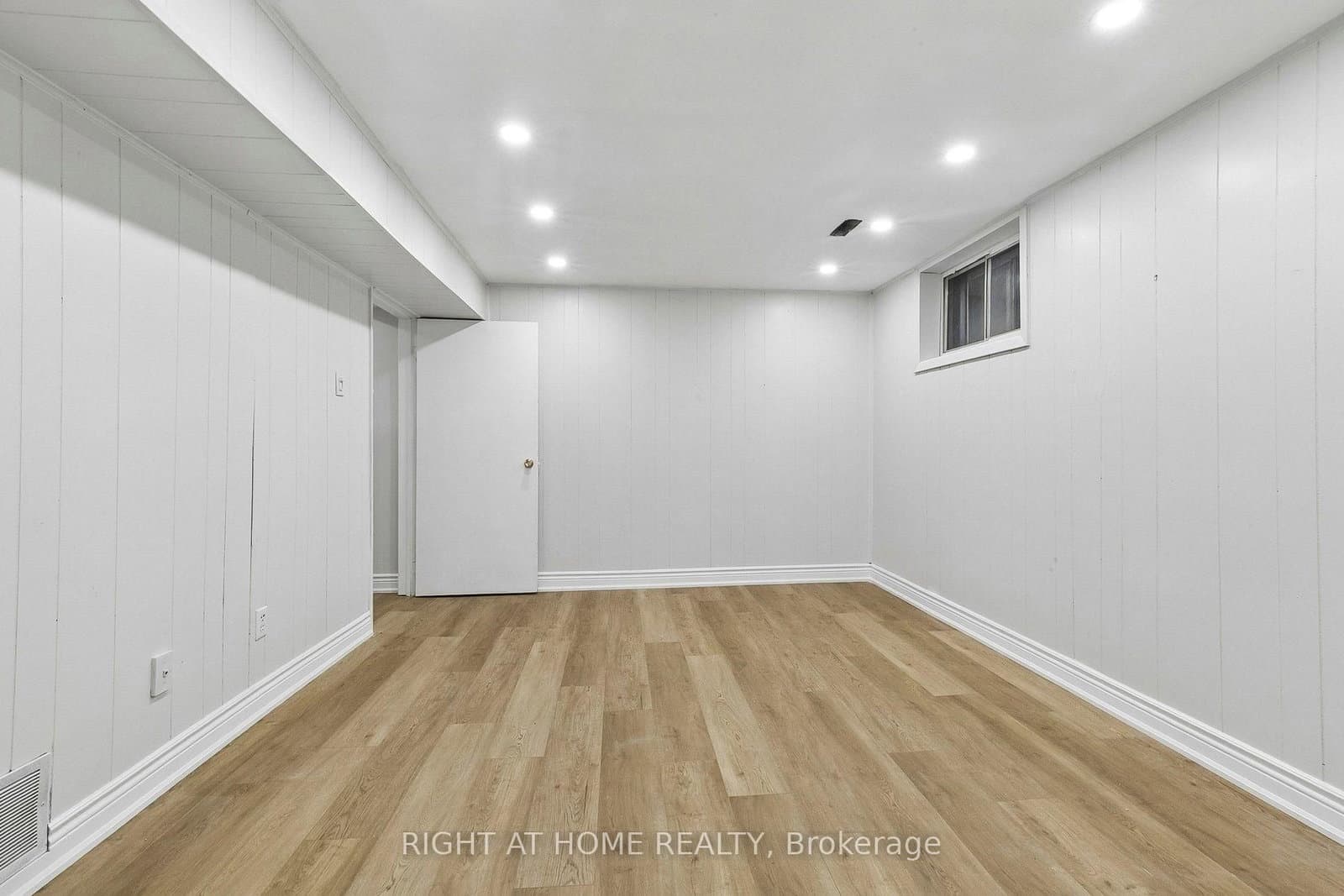 29 Cheatham Place thumbnail 23