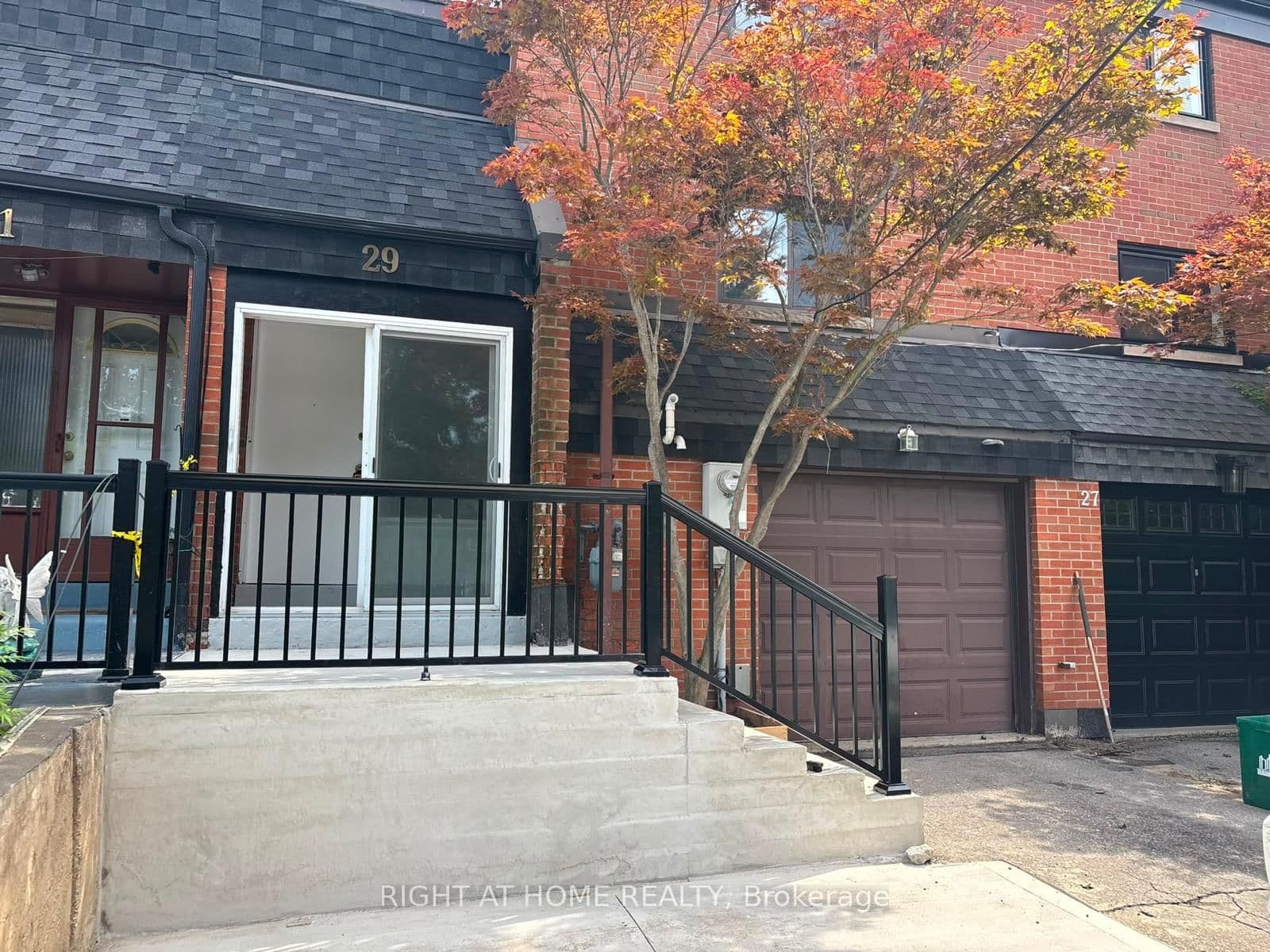 29 Cheatham Place thumbnail 3