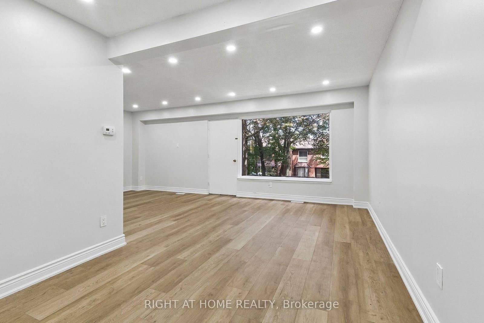 29 Cheatham Place thumbnail 8