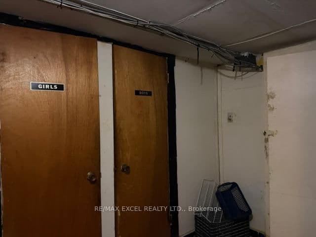 20 King Street E thumbnail 29