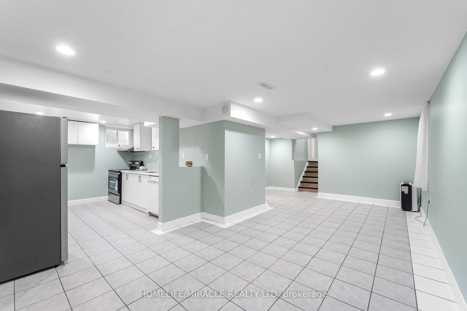 203 Centennial Road thumbnail 28