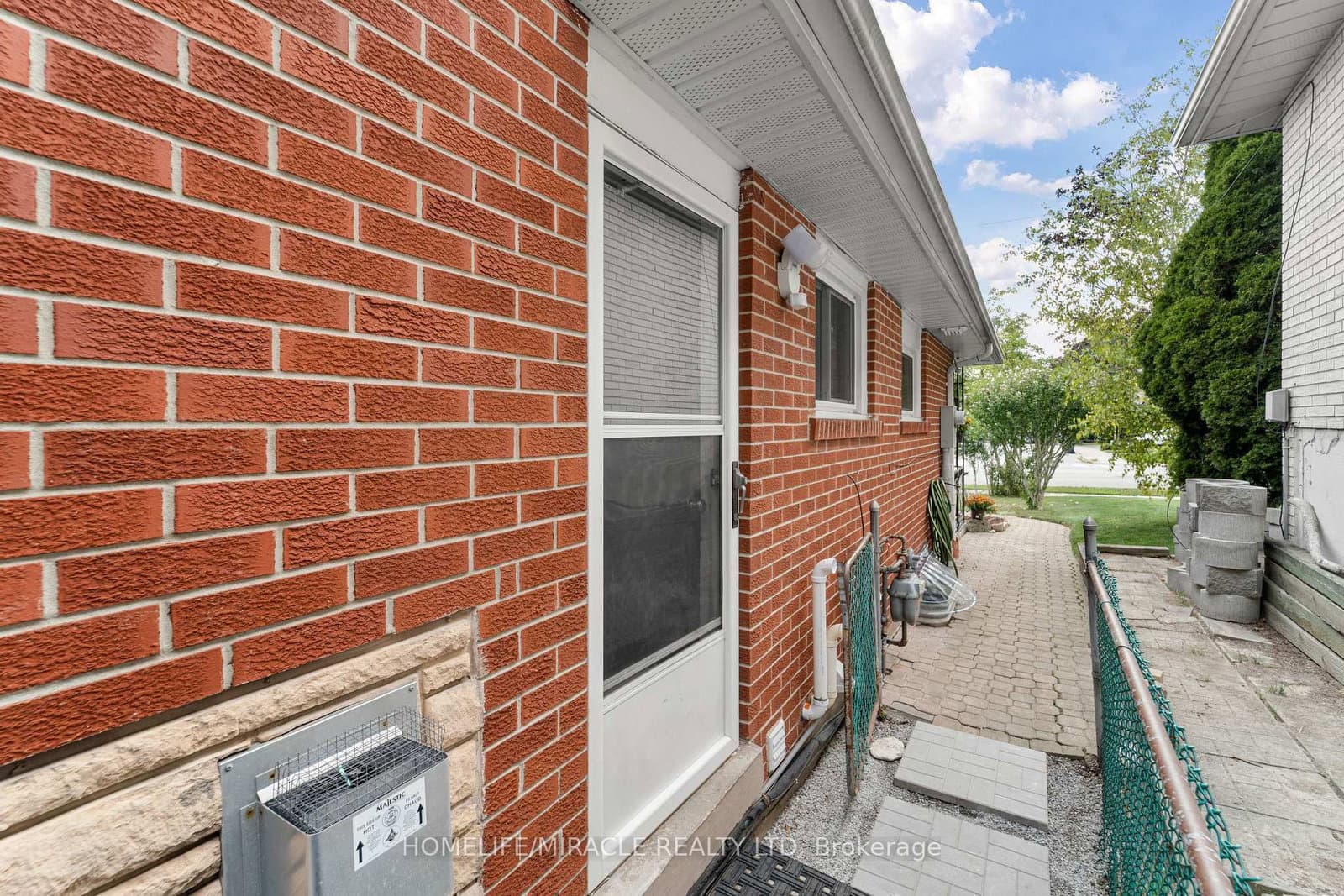 203 Centennial Road thumbnail 32