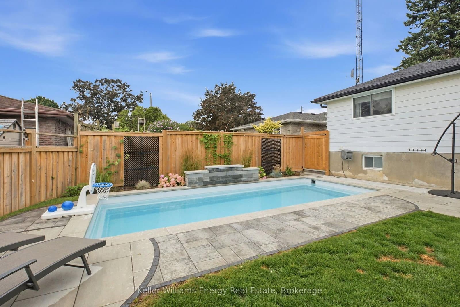233 Phillip Murray Avenue thumbnail 33
