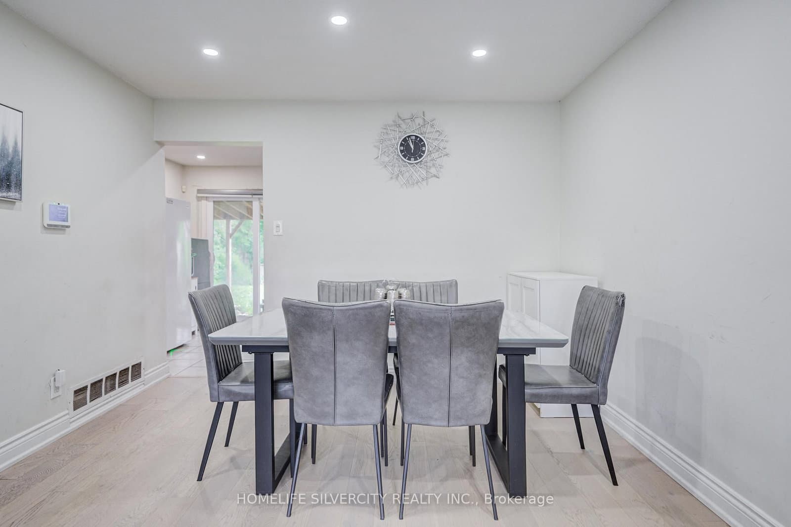 160 Purvis Crescent thumbnail 3