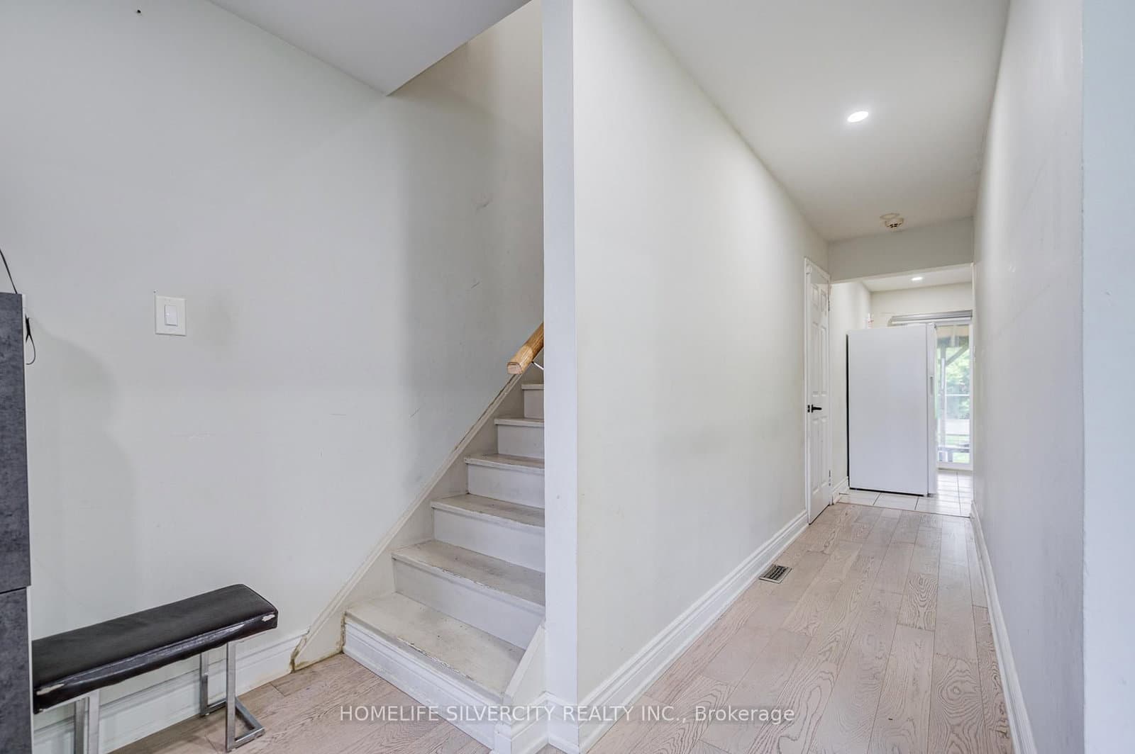 160 Purvis Crescent thumbnail 4