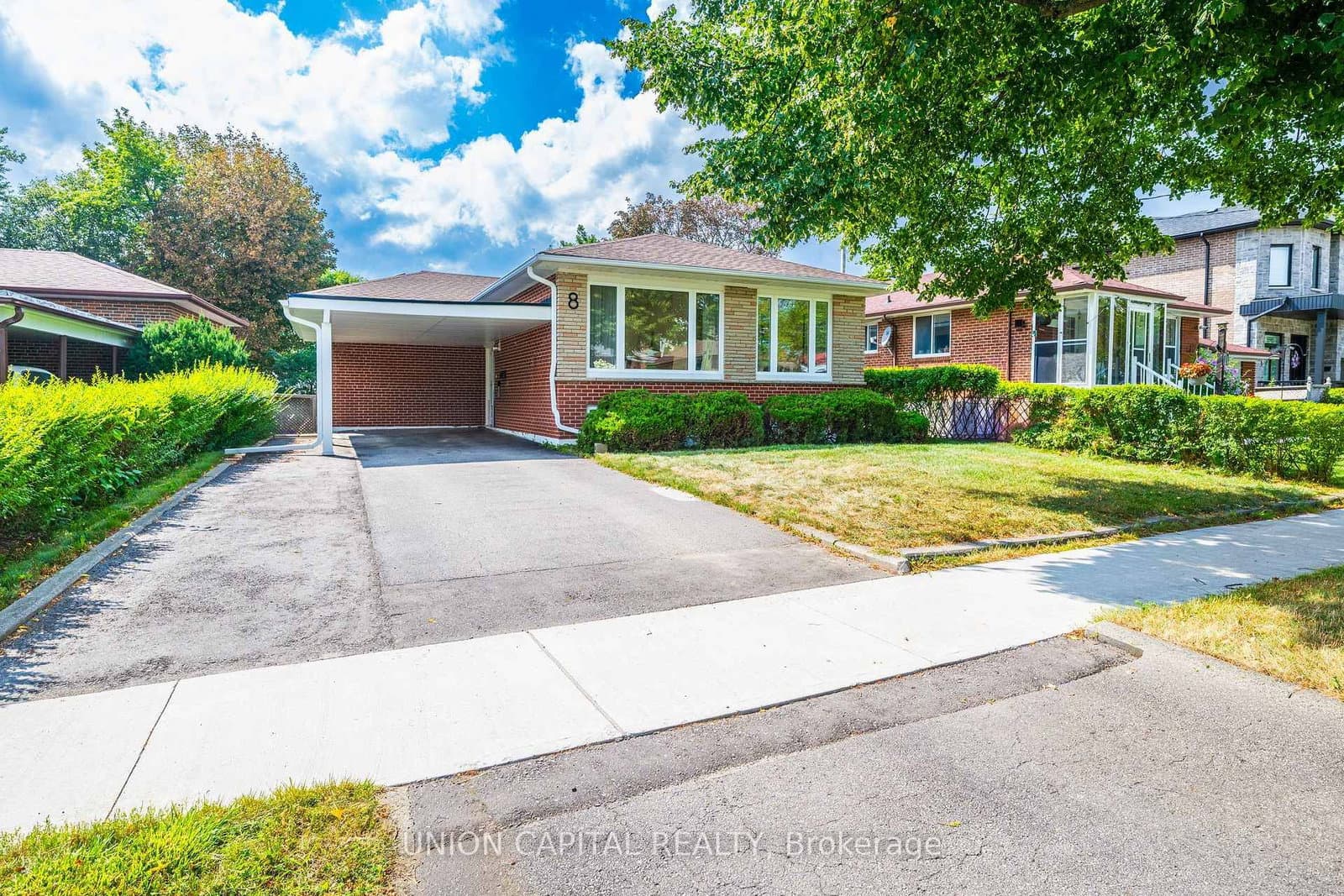 8 Baybrook Crescent - Image 1