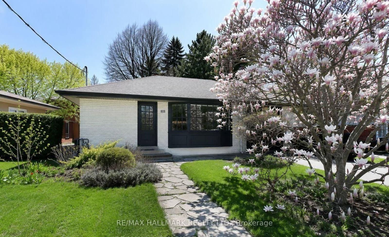 33 Stag Hill Drive - Image 1