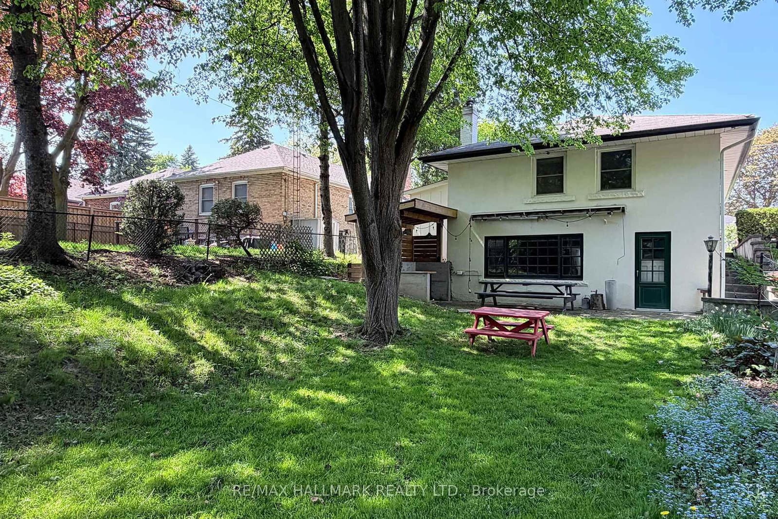 33 Stag Hill Drive thumbnail 19