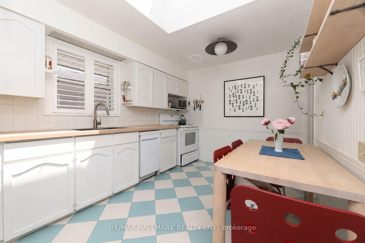 33 Stag Hill Drive thumbnail 4