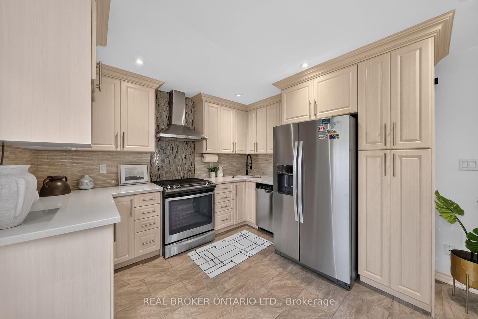 63 Eric Clarke Drive thumbnail 8