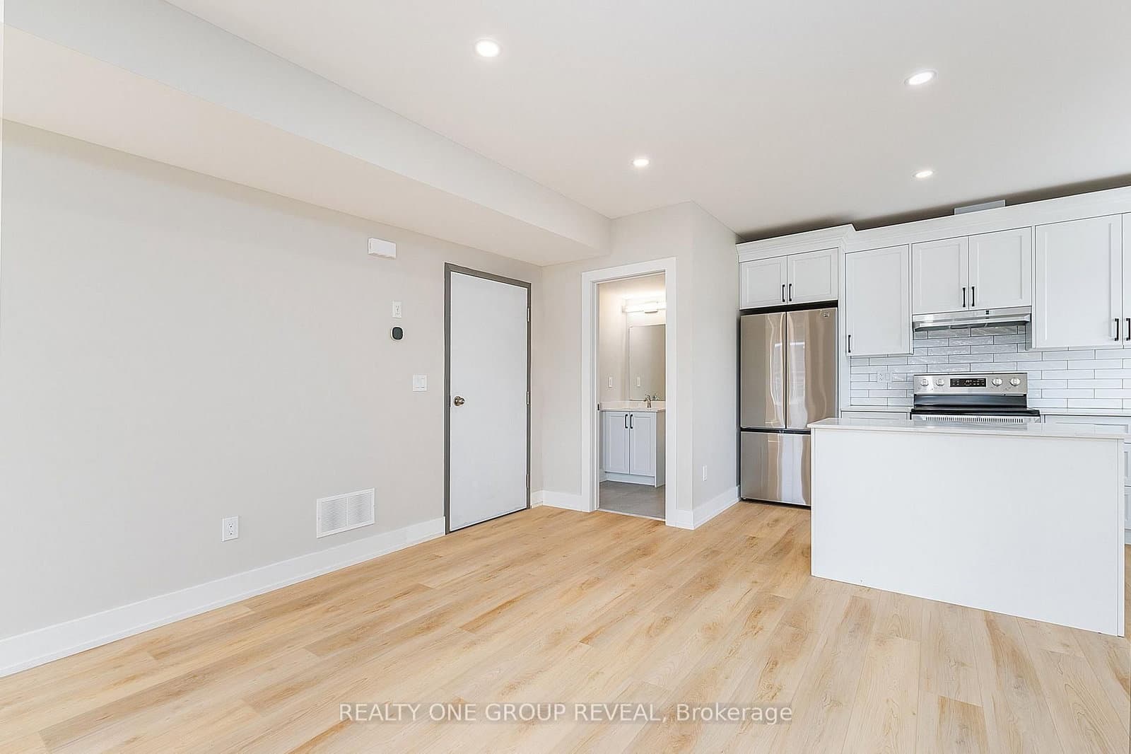 24 Queen Street, Unit 2 thumbnail 3