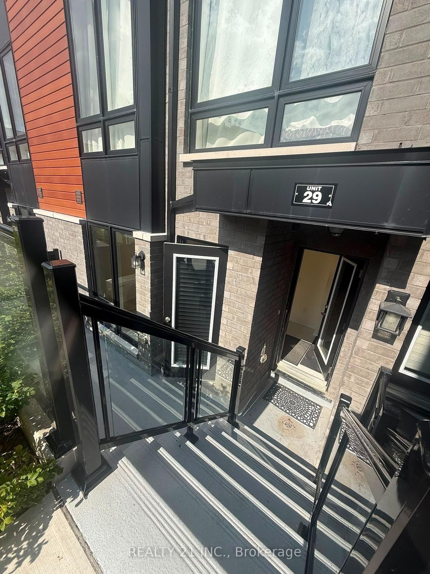 30 Liben Way, Unit 29 thumbnail 2