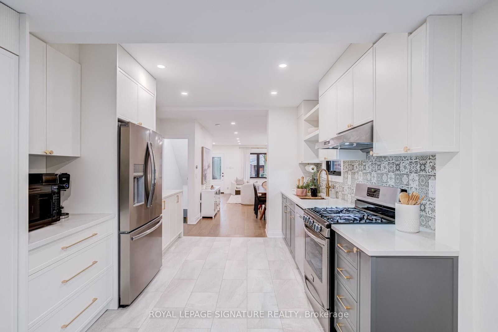 222 Queensdale Avenue thumbnail 14
