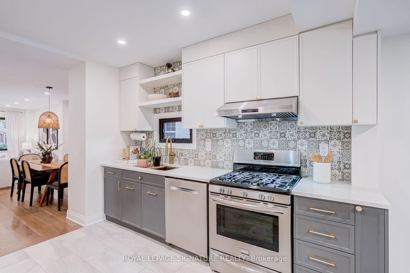 222 Queensdale Avenue thumbnail 16