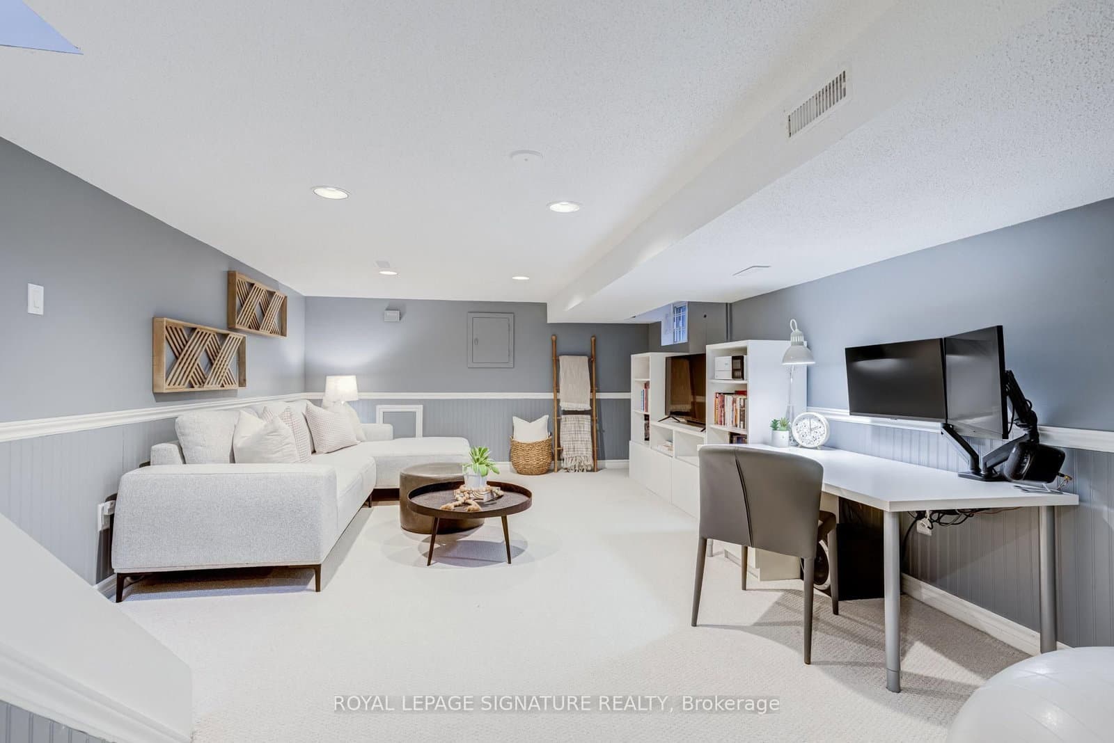 222 Queensdale Avenue thumbnail 32