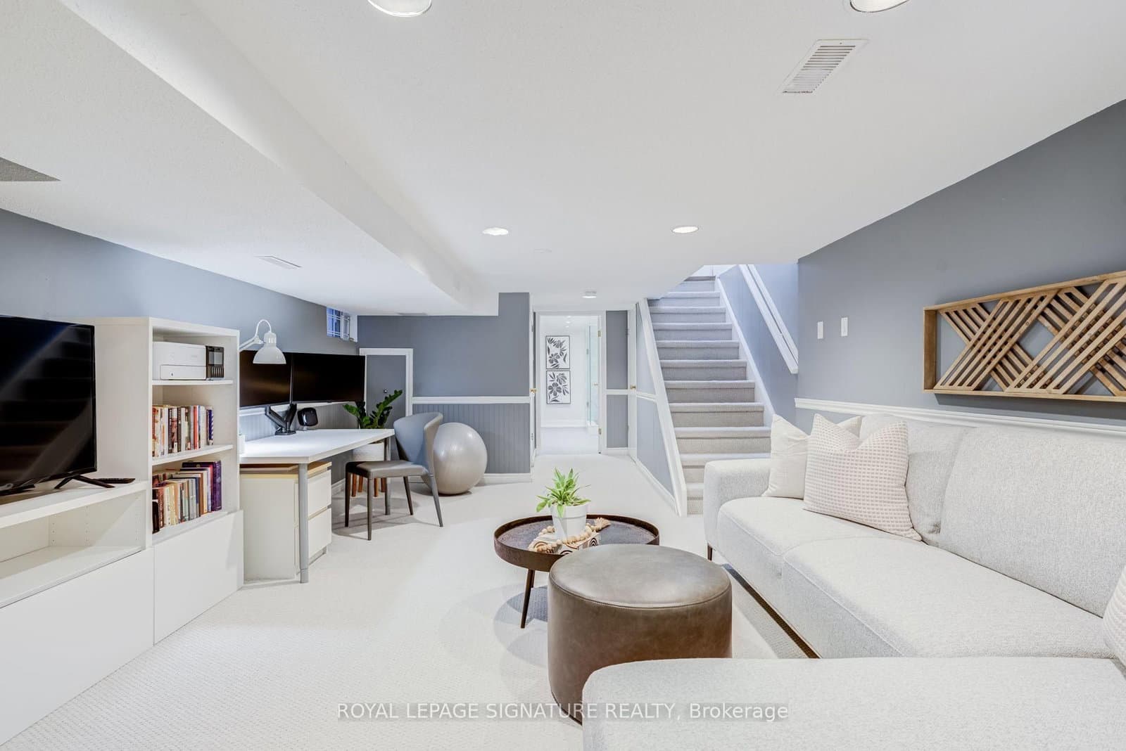 222 Queensdale Avenue thumbnail 34