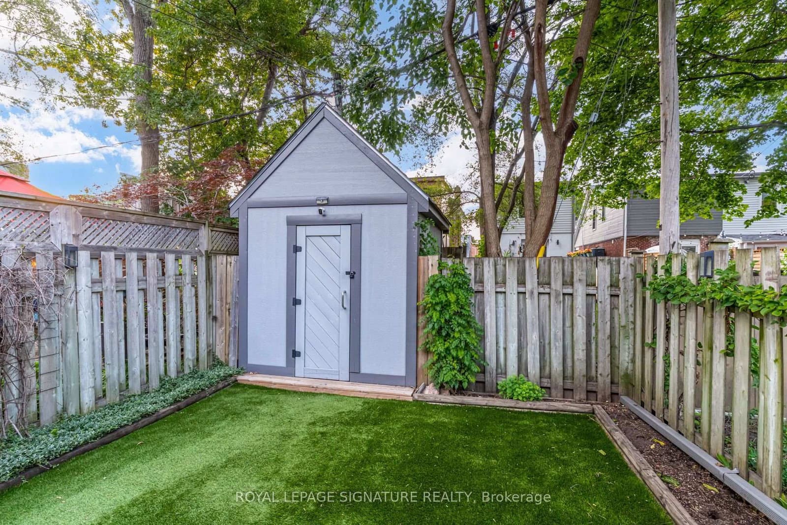 222 Queensdale Avenue thumbnail 42