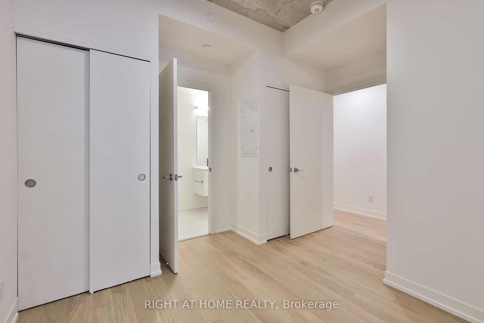 761 Queen Street E, Unit 203 thumbnail 10