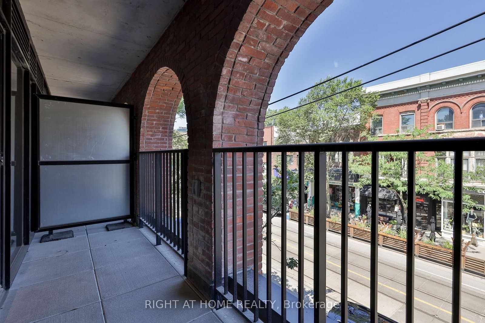761 Queen Street E, Unit 203 thumbnail 4